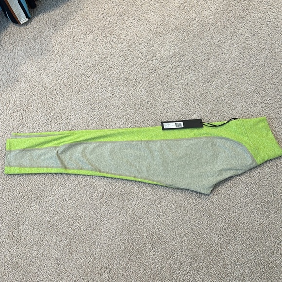NWT Noli leggings. Size small - Picture 3 of 4